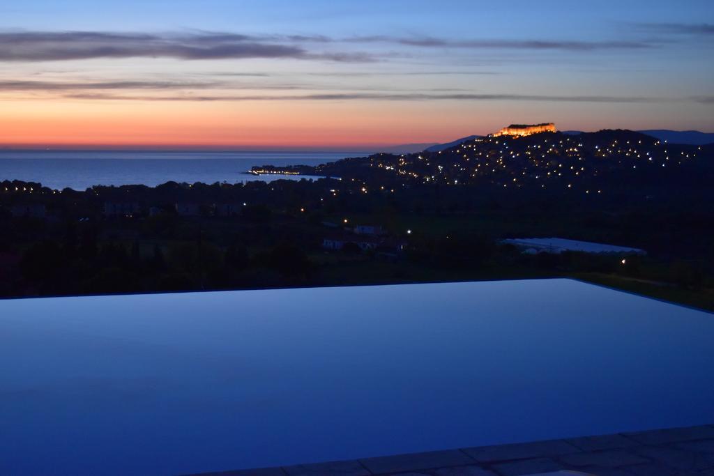 Villa Molivos Views Митимна Экстерьер фото